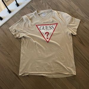 Large Guess t shirt